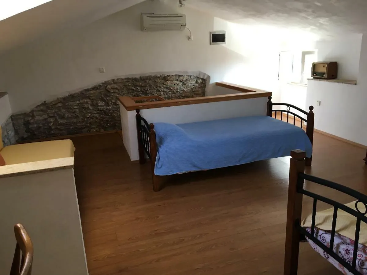 Holiday House Catela Rakalj 0*,  Kroatien